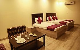 Hotel Lakshmi Palace -Near Igi Airport Delhi